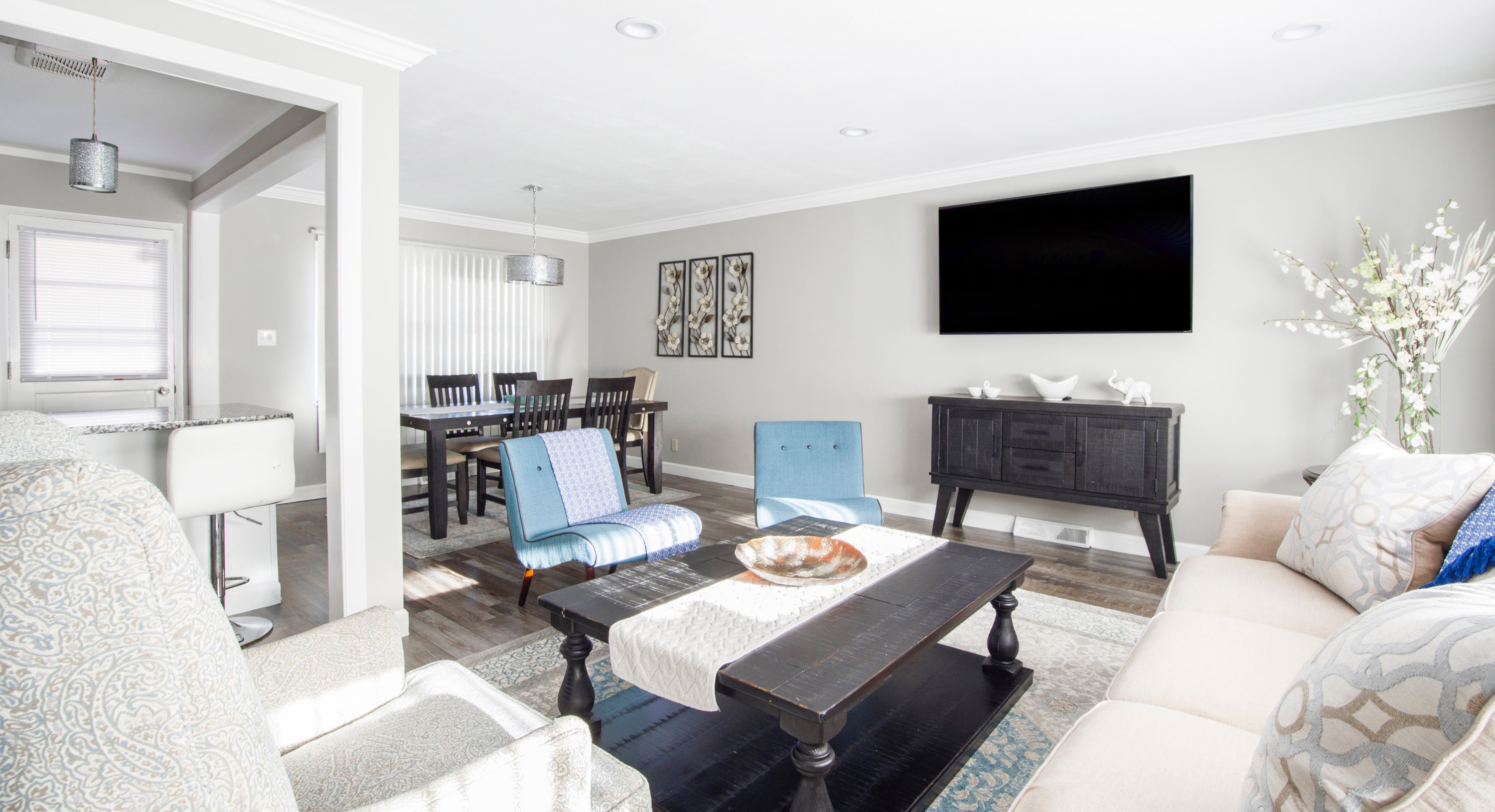 Home Lighting Control Dayton Oh, Smart Home Automation, Home Installation, living room, audio video, smart tech