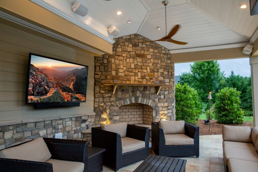 bring-friends-and-family-together-with-the-ultimate-outdoor-entertainment-space