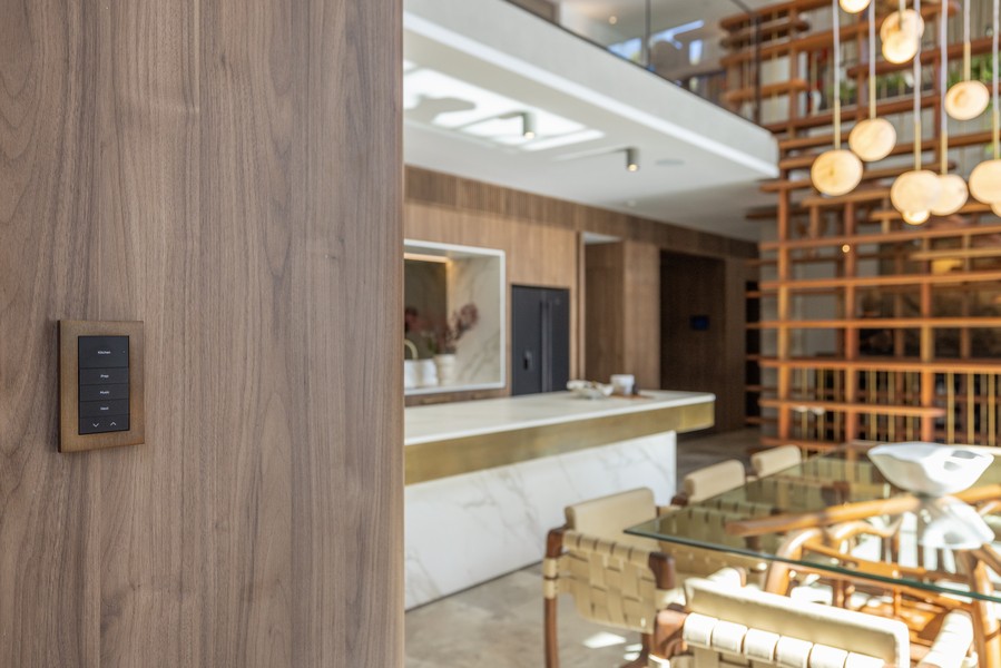 why-every-luxury-home-needs-smart-lighting-control